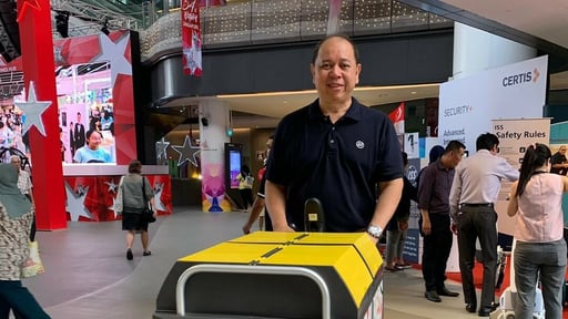 Web_Desktop-People - Simon David - Singapore horizontal