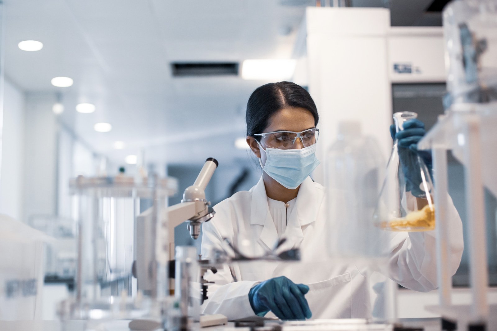 Cleanroom-and-laboratory-support-services