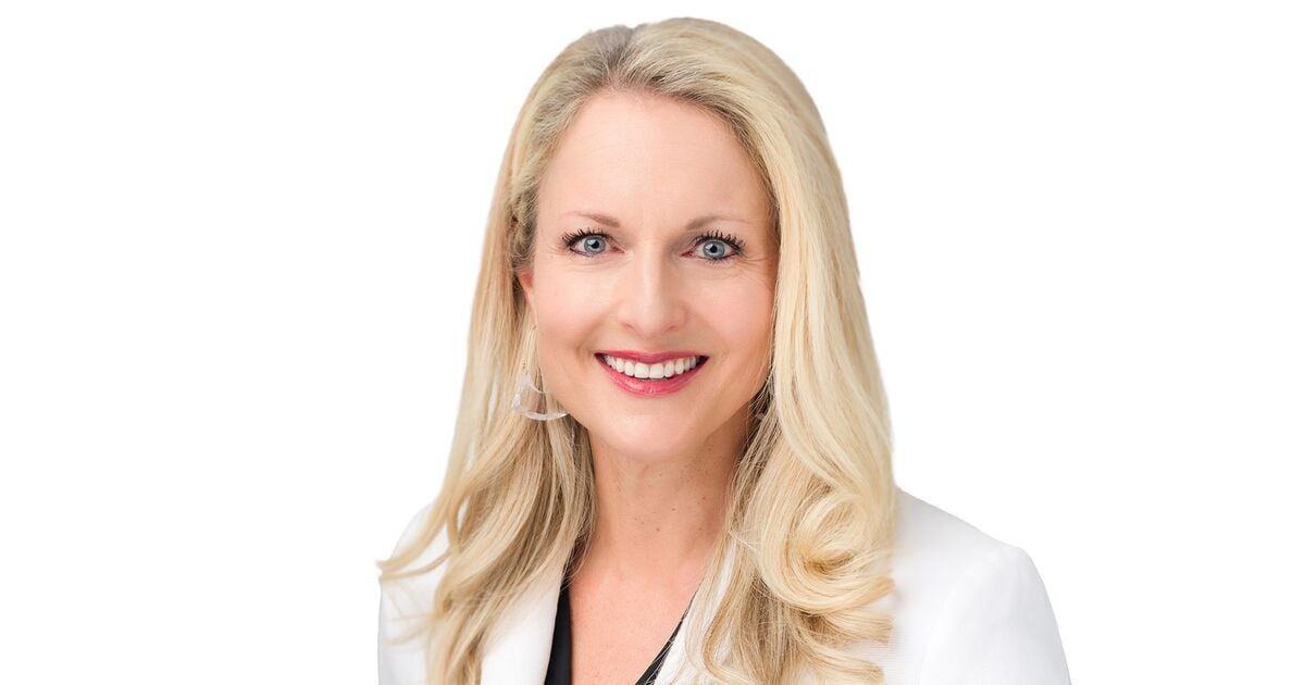 Emily Watkins Headshot
